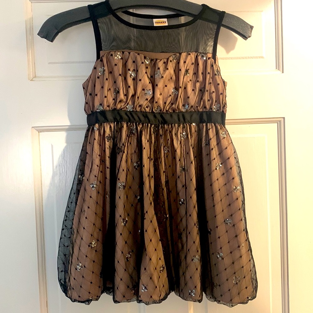 Fun super comfortable fancy twirly dress for your 7/8 year old girl.